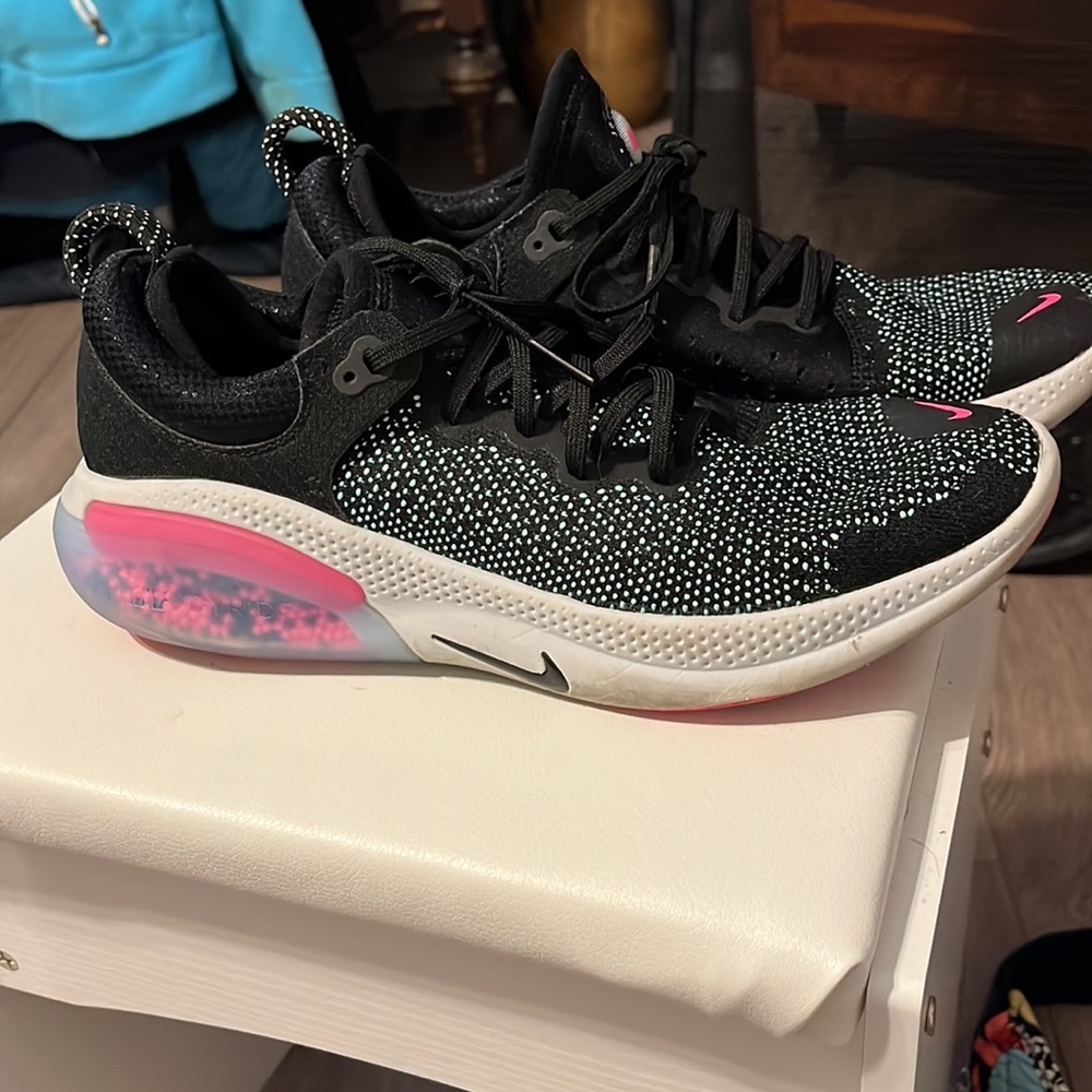 Nike women’s shoe